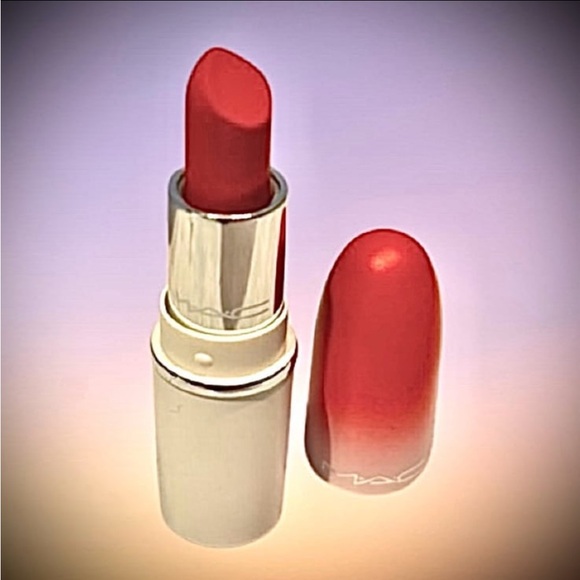 MAC Cosmetics Powder Kiss Lipstick in “In a Holidaze” New 1.5g no box - Picture 4 of 9